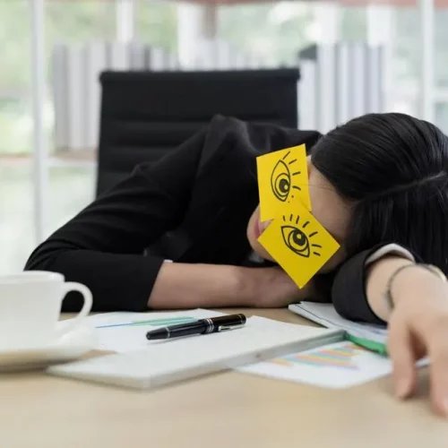 Read more about the article Here’s How Great Leaders Deal With Change Fatigue In The Office