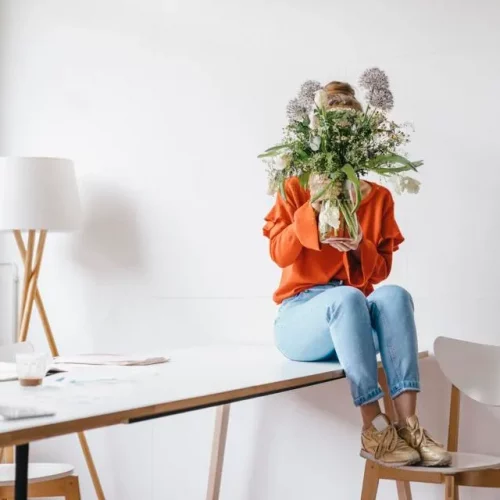 Read more about the article 5 Introvert-Friendly Strategies To Increase Your Visibility At Work