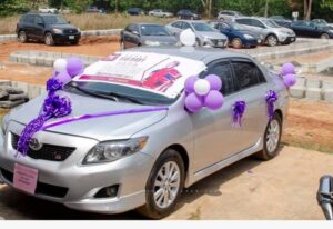 Read more about the article Professor Tayo Fagbemi retires from FUTA, Gets car gift from former students