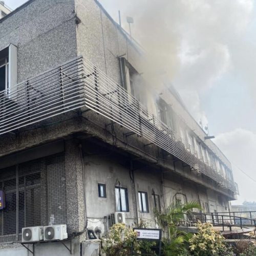 Read more about the article Fire guts seven-storey building in Lagos