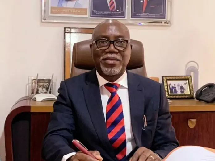 You are currently viewing Swearing in: Aiyedatiwa pardons 43 convicts