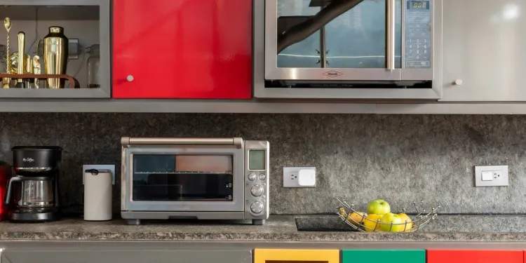 You are currently viewing 5 food items you should never put in the microwave
