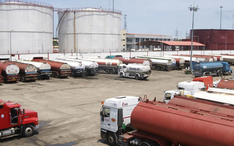Read more about the article Filling stations shut, loading halted as Lagos impounds tankers