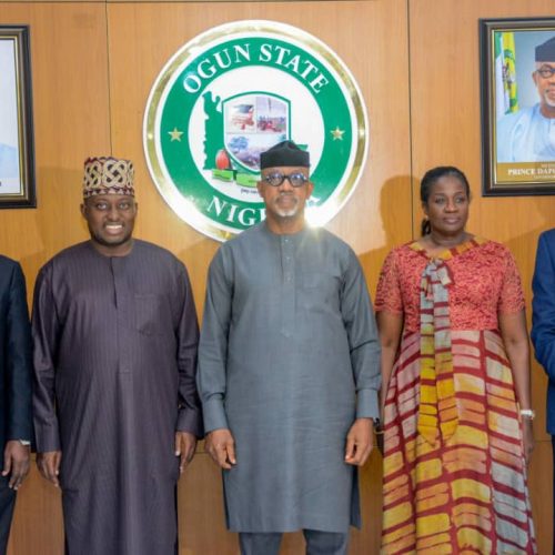 Read more about the article Abiodun Promises Reconstruction of Access Road to Federal University of Medicine and Medical Science, Abeokuta