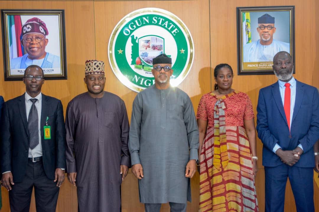 You are currently viewing Abiodun Promises Reconstruction of Access Road to Federal University of Medicine and Medical Science, Abeokuta
