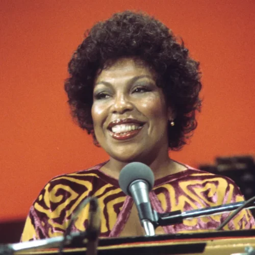 Read more about the article Roberta Flack, Grammy Award-winning singer, dead at 88