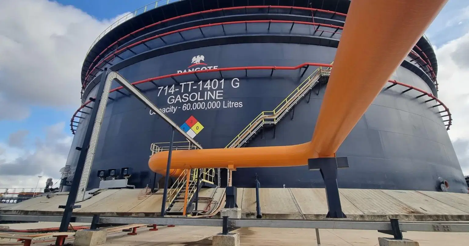 You are currently viewing Dangote Petroleum Refinery slashes ex-depot price of petrol to N890 per litre