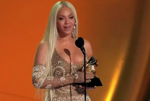 Read more about the article Beyoncé breaks records as first black woman to win Grammy’s ‘Best Country Album’