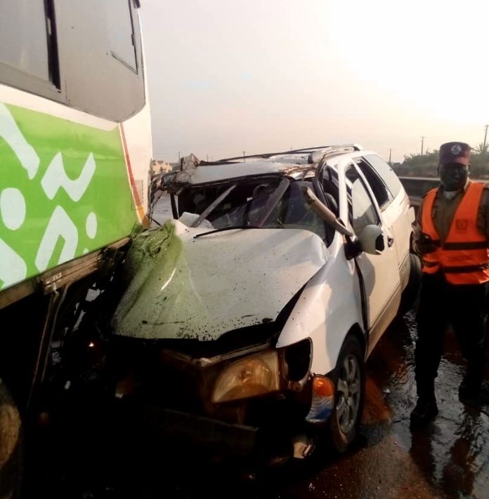 You are currently viewing Two die in accident on Ibadan-Lagos expressway
