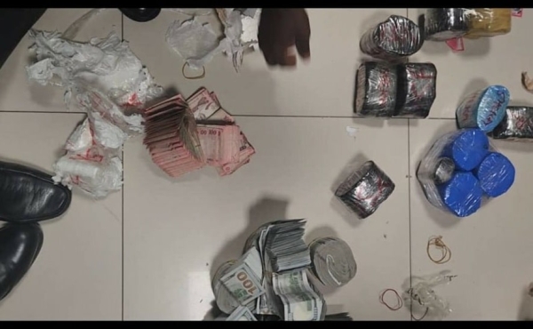 You are currently viewing Customs seizes undeclared foreign currencies worth N1,847bn at Kano airport