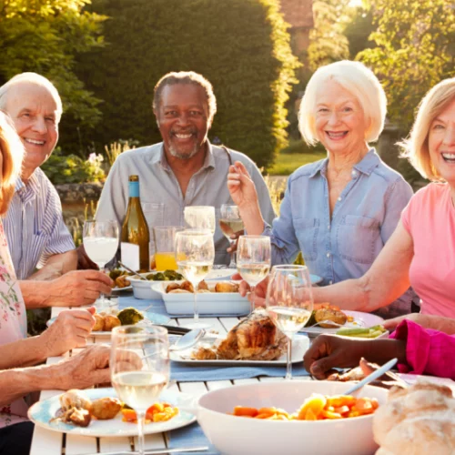 Read more about the article 7 Types Of Friends All Retirees Should Have In Their Life, Says A Psychologist