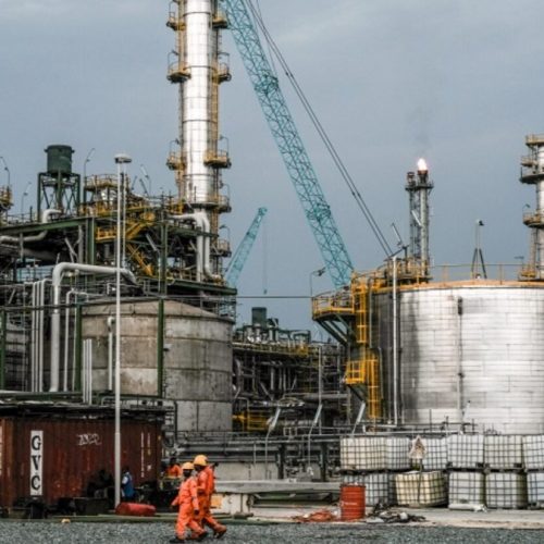 Read more about the article Naira-for-crude deal under threat over rising defaults, power play