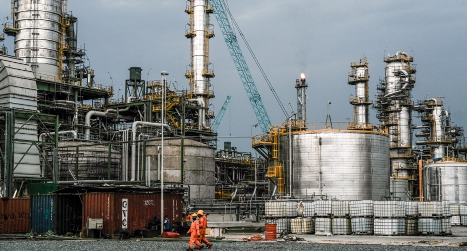 You are currently viewing Naira-for-crude deal under threat over rising defaults, power play