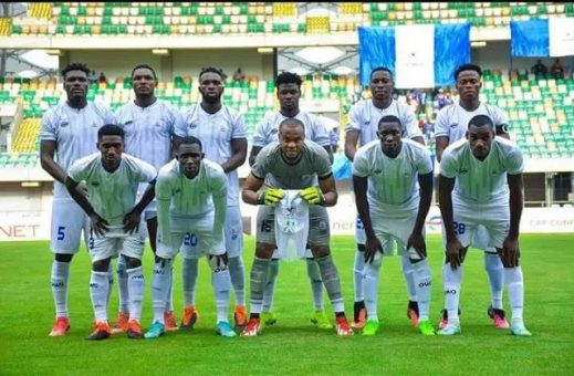 You are currently viewing Rivers United close gap on leaders Remo Stars