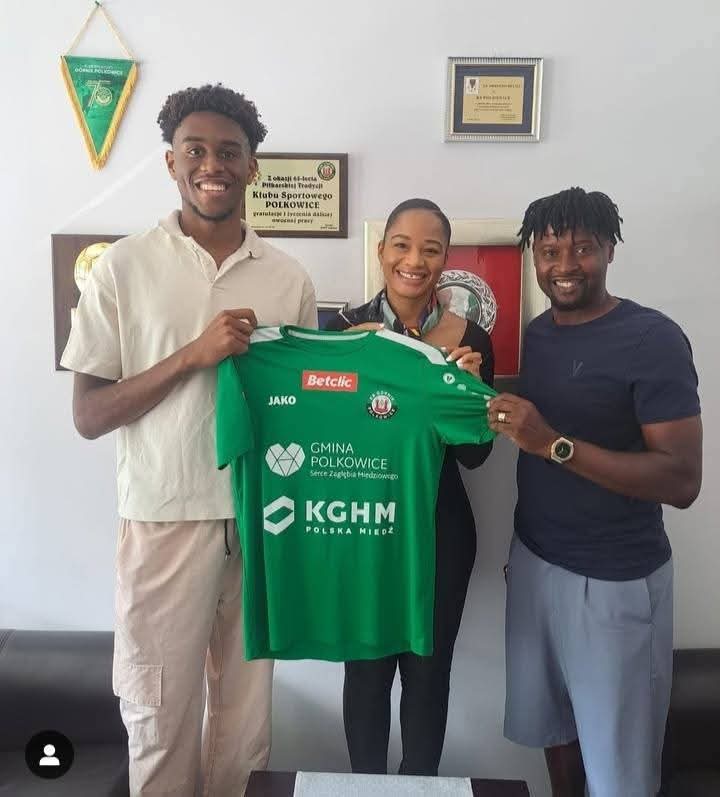 You are currently viewing Football Legend,Kanu Nwankwo ’s son signs first professional  contract with Polish club