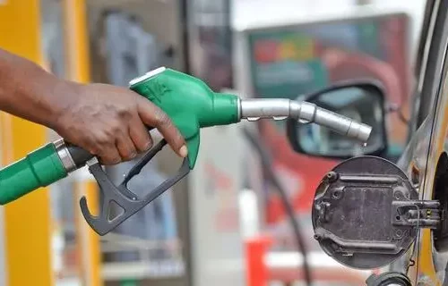 Read more about the article Petrol marketers may sell to Nigerians in dollar if Naira-for-Crude issue is not resolved – IPMAN