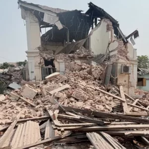 Myanmar eathquake 1 696x392 1