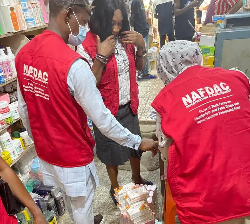 You are currently viewing NAFDAC discovers rifles, seizes 50 trucks of fake drugs in Onitsha Market