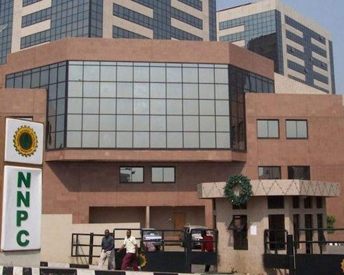 Read more about the article NNPC suspends naira-for-crude deal for Dangote, others