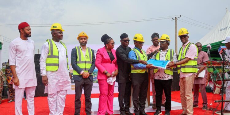 You are currently viewing FG Flags Off Fully Private-Financed 125km Benin–Asaba Superhighway Project 