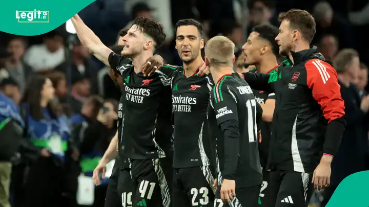You are currently viewing Man United Legend Vows to Shave Hair if Arsenal Eliminates Real Madrid, Fans Await His Promise