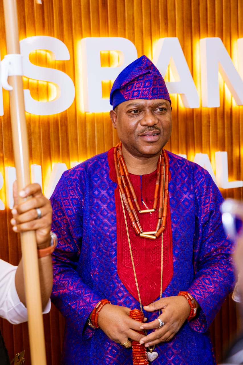 You are currently viewing Olowo Felicitates Christains