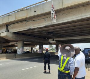 Read more about the article Reckless Driver Damages Ogun Lotto Bridge, FG Laments Impact