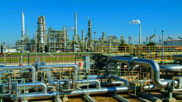 You are currently viewing Dangote Refinery Tackles Petrol Marketers over Allegation of Offering Lower Prices to Foreign Buyers