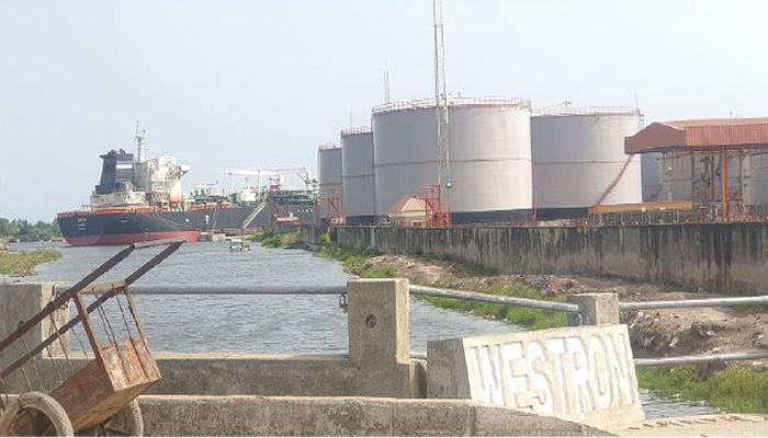 You are currently viewing 65% Tank Farms Dormant Due To Fuel Subsidy Removal