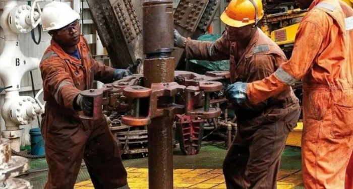 You are currently viewing Nigeria Cuts Oil Production By 50,000 Bpd In March As OPEC Tightens Quotas – Report 