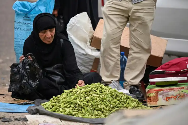 You are currently viewing Iraqi Markets A Haven For Pedlars Escaping Iran’s Economic Woes