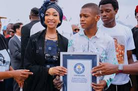 Read more about the article Guinness World Record Honours 15-yr-old Autistic Nigerian For The Largest Artwork