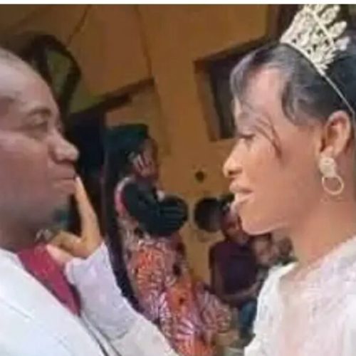Read more about the article Aba Couple Whose Wedding Was Cancelled By Pastor Moves To New Church,Weds