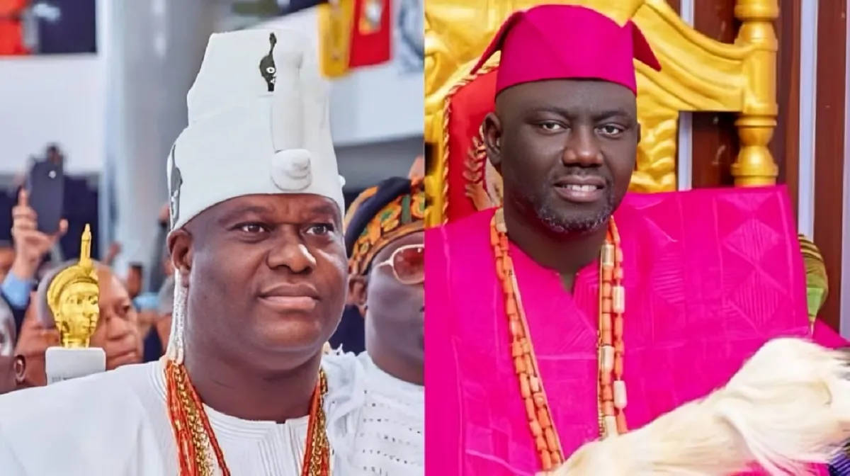 You are currently viewing Video Of Alaafin Seating To Greet Ooni Revives Rivalry Debate, Alaafin Says he Holds Ooni in High Esteem