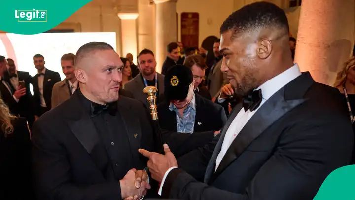 You are currently viewing Anthony Joshua Lands in Ghana, Sends Crowd Wild With Surprise Motorbike Stunt, Video