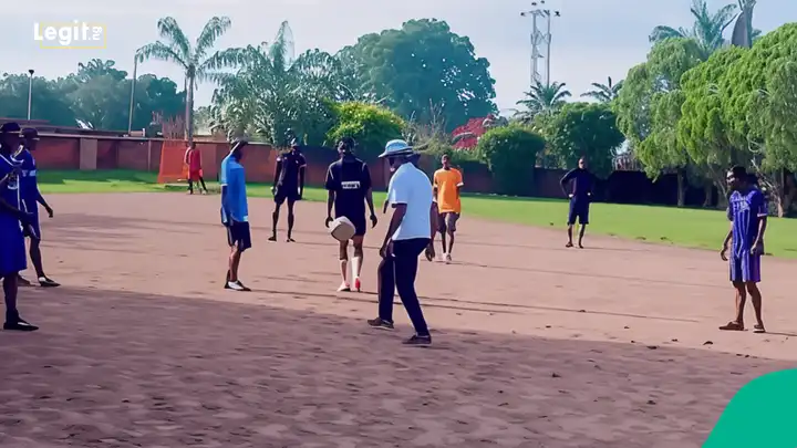 You are currently viewing Balling Senator: Ned Nwoko Flexes Football Skills With Students in Viral Clip