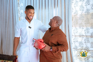 Read more about the article ‘We Can Give You Ghanaian Passport If You Want’ – President Mahama to Anthony Joshua