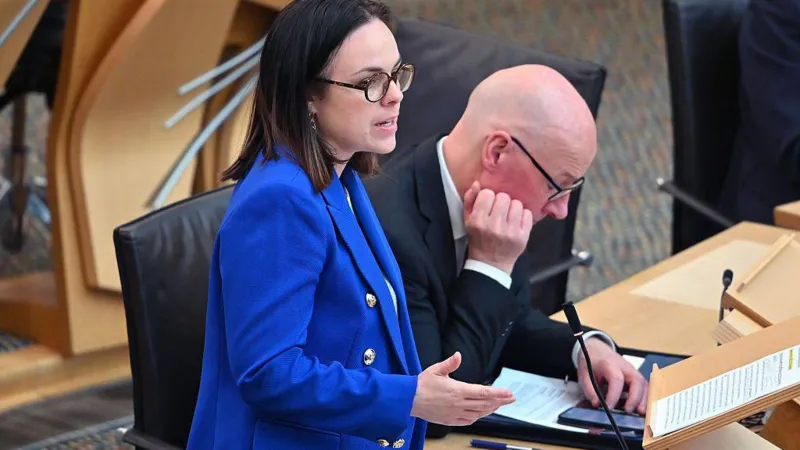 You are currently viewing Scottish Government To Remove WhatsApp From Phones