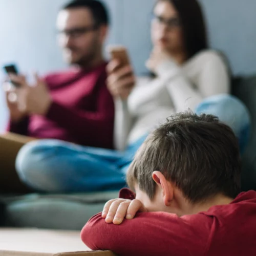 Read more about the article 10 Behaviors Of People Who Didn’t Receive Much Affection As A Child
