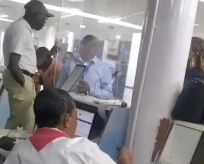 You are currently viewing Oshiomhole Disrupts Air Peace Flight Operations, Assaults Staff Members At Lagos Airport