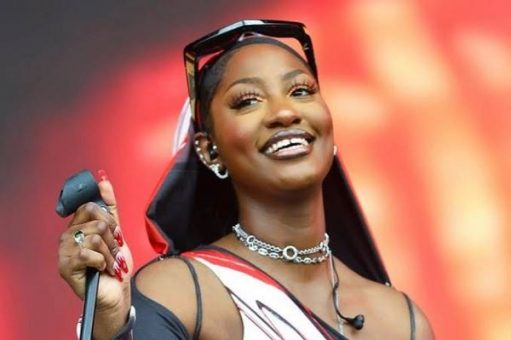 You are currently viewing Burna Boy, Davido, Tems To Headline Afro Nation Portugal