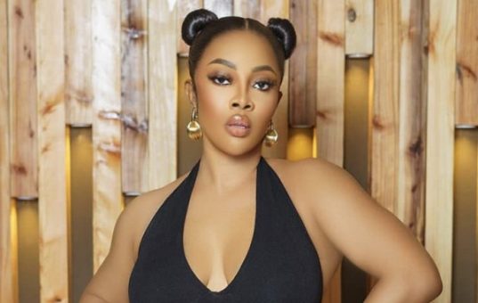 You are currently viewing Toke Makinwa Urges Singles Not To Lower Standards In Relationships