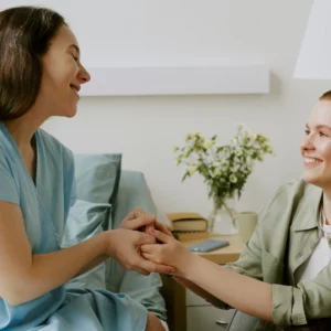 dt situations in life where you find out who your true friends are according to psychology 1024x538 1