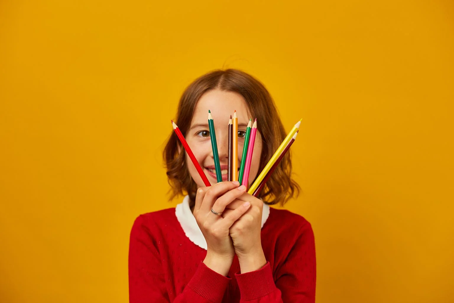 You are currently viewing Neither Red Nor Yellow: Here Is The Favorite Color Of The Smartest People, According To Psychology Experts