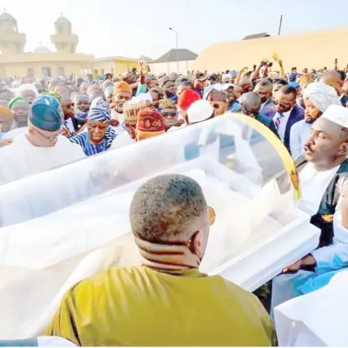 Read more about the article Awujale Buried At His Private Residence According To Islamic Rites