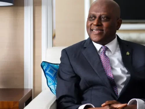 Read more about the article CBN Holds Interest Rates Flat At 27.5% For 7 Straight Time