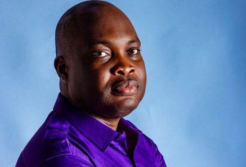 Read more about the article Keyamo’s Aide Gives Free Schools Uniforms To Pupils In Iperu Remo