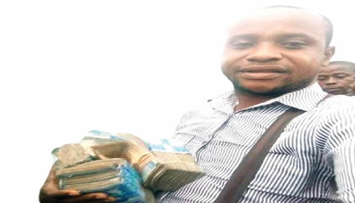 You are currently viewing People Called Me A Fool For Returning Lost N4m To Owner — Abia Tricyclist