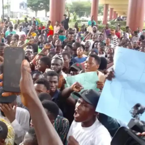 Poly Ibadan Students Protest Against Renaming Of School