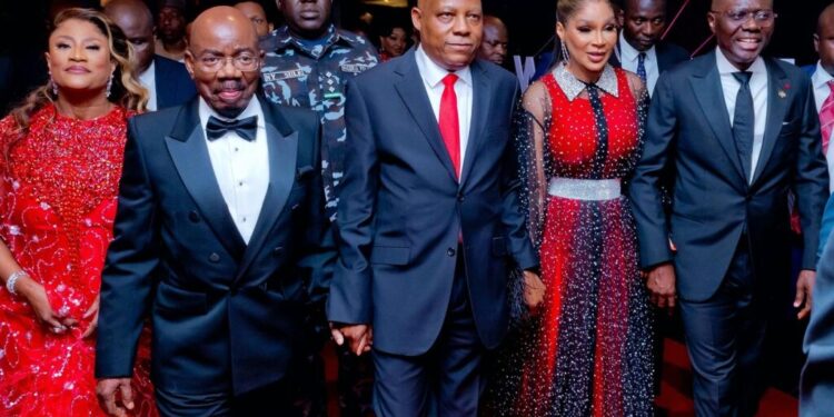 You are currently viewing Zenith Bank Celebrates 35 Years of Trusted Banking Service, Recognises Pioneer Customers And Long-serving Staff At Anniversary Event In Lagos